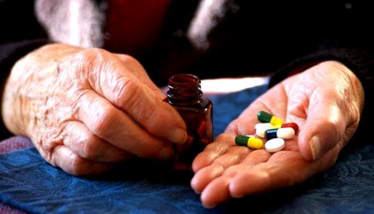 برخلاف ادعای مسوولان وزارت بهداشت دولت سیزدهم کمبود دارویی در کشور ۳۰۰ قلم است