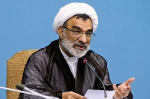 خسروپناه: با این امکانات، پزشک باسواد تربیت نخواهیم کرد