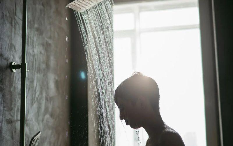 فواید بی نظیر دوش آب سرد برای سلامتی و نشاط