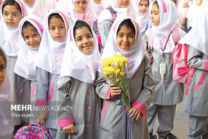 والدین دانش آموزان